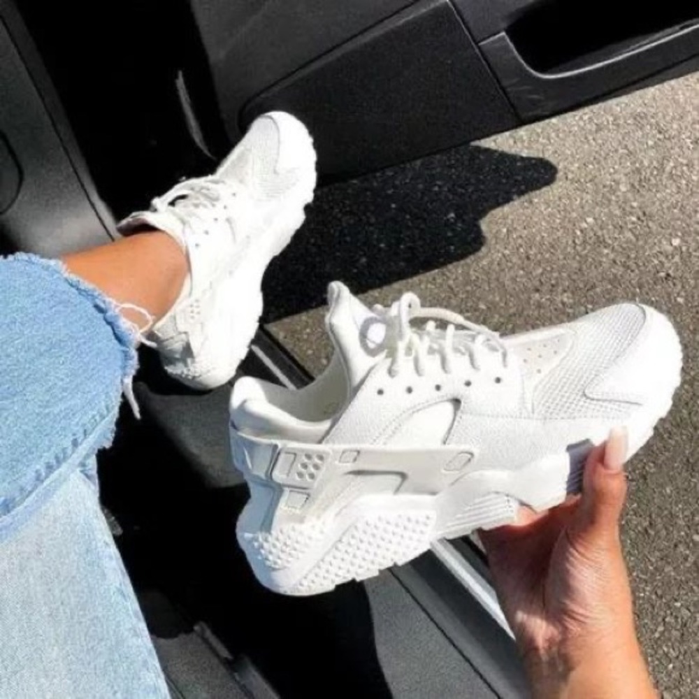 ✨ LIKE NEW ✨ NIKE RUN HUARACHES